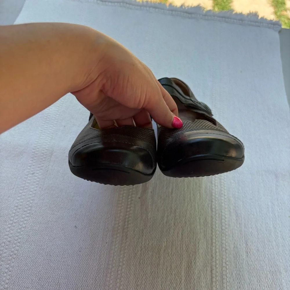 Taos Bravo Brown gray Leather Mary Jane Flats Shoes - Womens Size US 8.5 - Picture 2 of 8